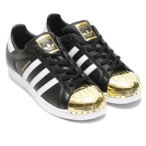 ADIDAS - BLACK TOE w GOLD TOE